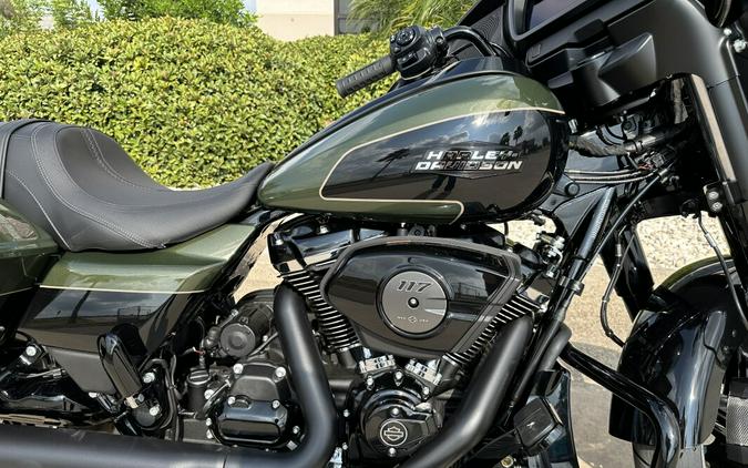 2026 Harley-Davidson Street Glide OLIV STL MTL/BLK W/ PINSTRI