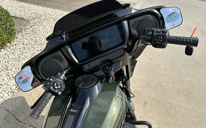 2026 Harley-Davidson Street Glide OLIV STL MTL/BLK W/ PINSTRI