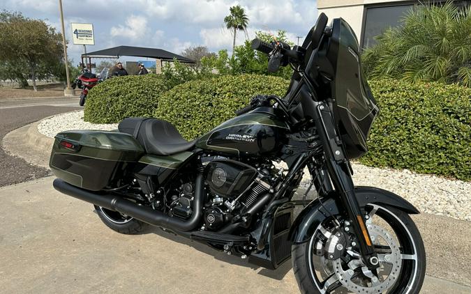 2026 Harley-Davidson Street Glide OLIV STL MTL/BLK W/ PINSTRI
