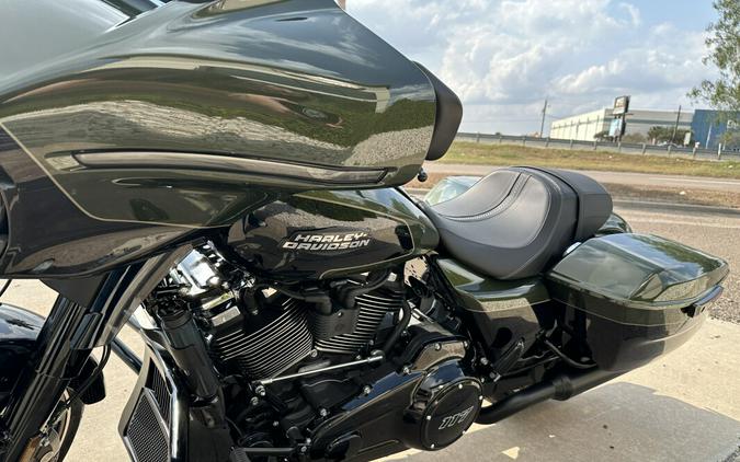 2026 Harley-Davidson Street Glide OLIV STL MTL/BLK W/ PINSTRI