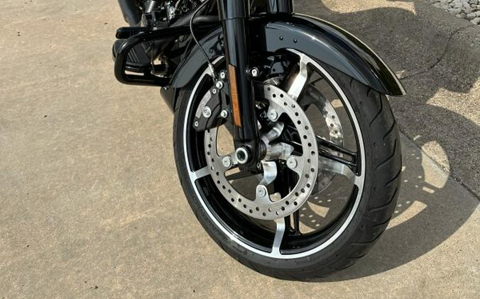 2026 Harley-Davidson Street Glide OLIV STL MTL/BLK W/ PINSTRI