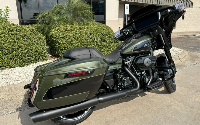 2026 Harley-Davidson Street Glide OLIV STL MTL/BLK W/ PINSTRI