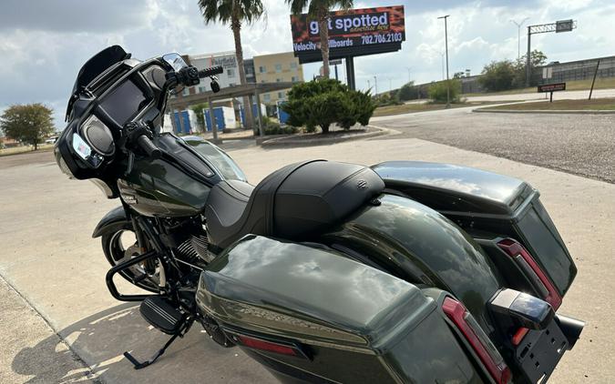 2026 Harley-Davidson Street Glide OLIV STL MTL/BLK W/ PINSTRI