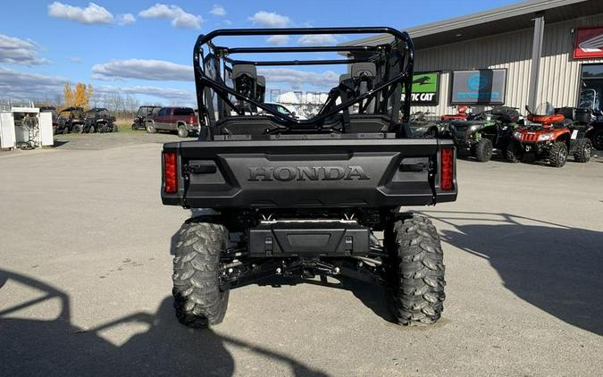 2023 Honda® Pioneer 1000-6 Deluxe Crew