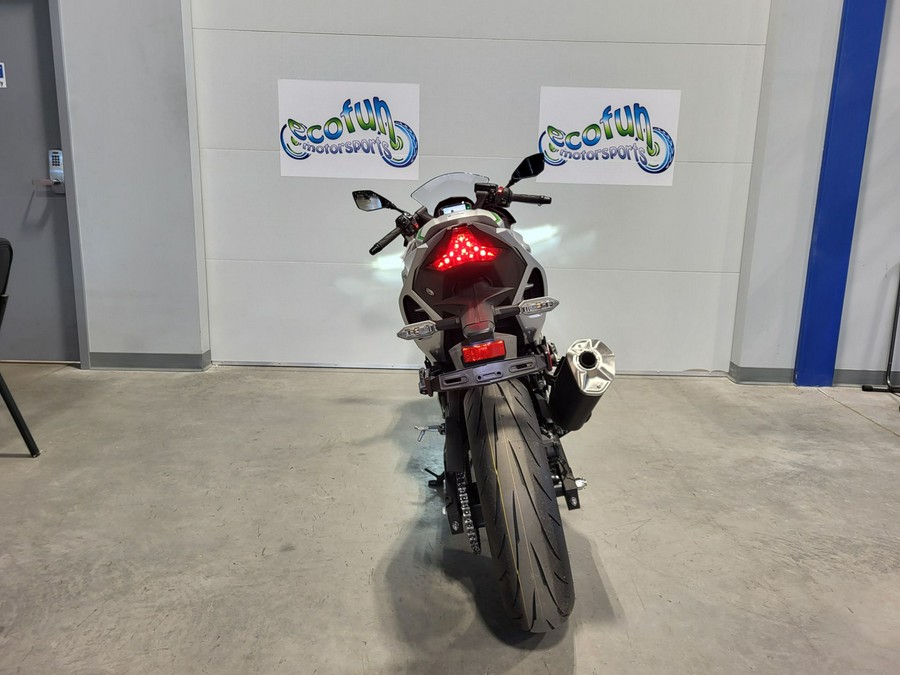 2024 Kawasaki Ninja 7 Hybrid ABS