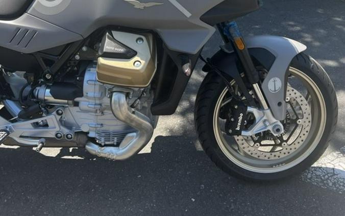 2023 Moto Guzzi V100 Mandello