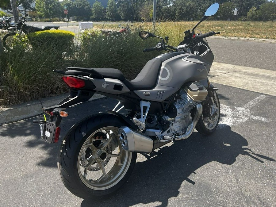 2023 Moto Guzzi V100 Mandello