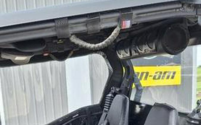 2023 Can-Am® Commander XT 1000R