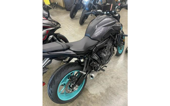 2024 Yamaha MT 07 MATTE MIDNIGHT CYAN