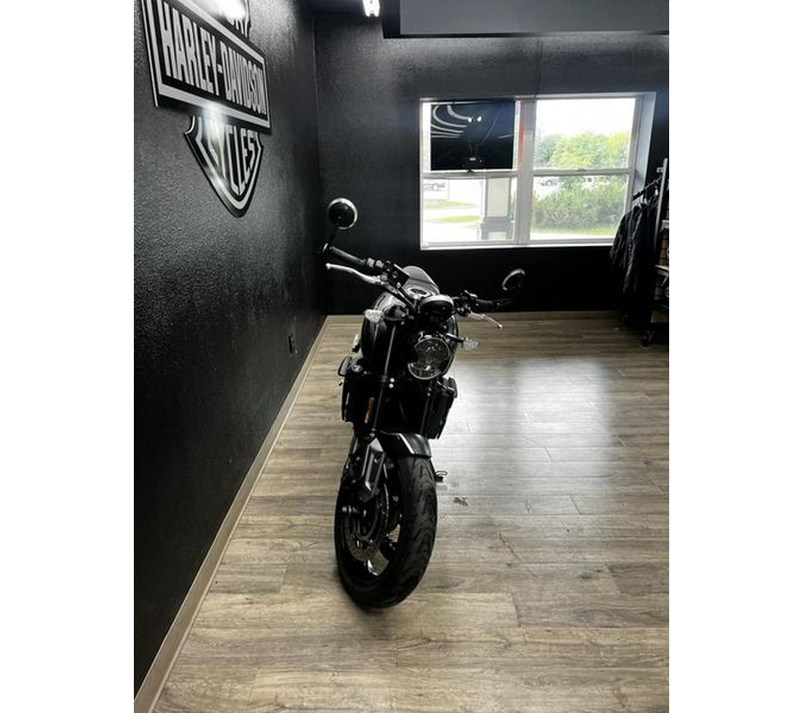 2023 Triumph Trident 660 Matte Jet Black / Matte Silver Ice