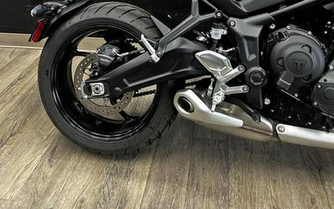 2023 Triumph Trident 660 Matte Jet Black / Matte Silver Ice