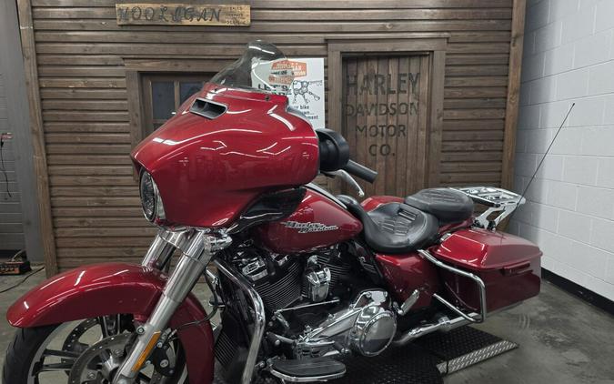 2019 Harley-Davidson® Street Glide® WICKED RED