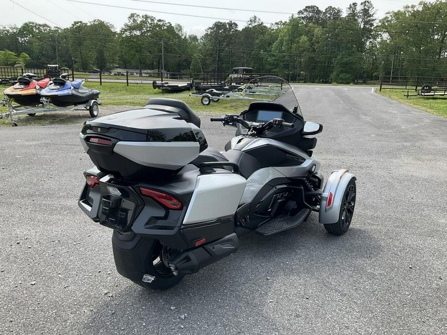 2024 Can-Am® Spyder RT Limited Dark Wheels