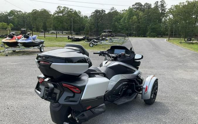 2024 Can-Am® Spyder RT Limited Dark Wheels