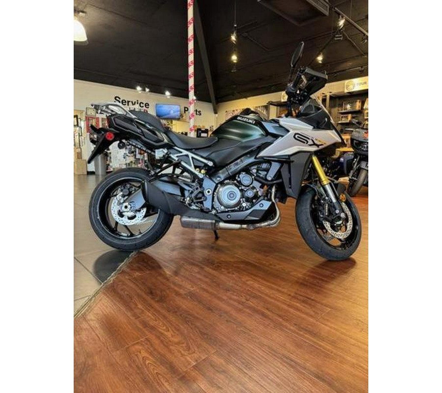 2024 Suzuki GSX-S1000GX Plus