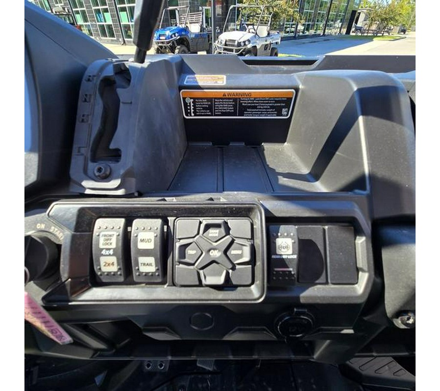 2025 Can-Am® Defender X mr HD10 Hyper Silver & Legion Red