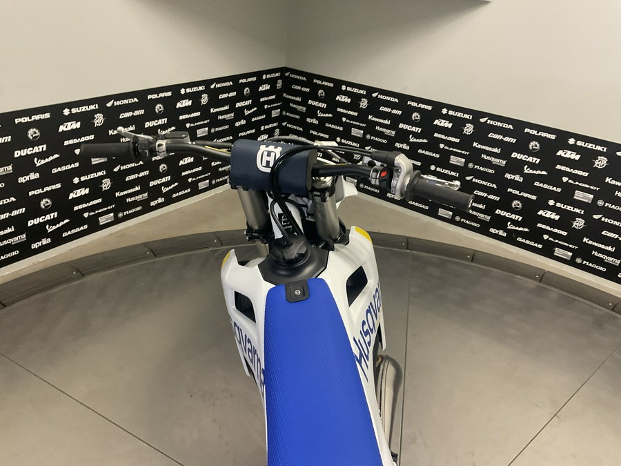 2027 HUSQVARNA TC 300 - 040271Q