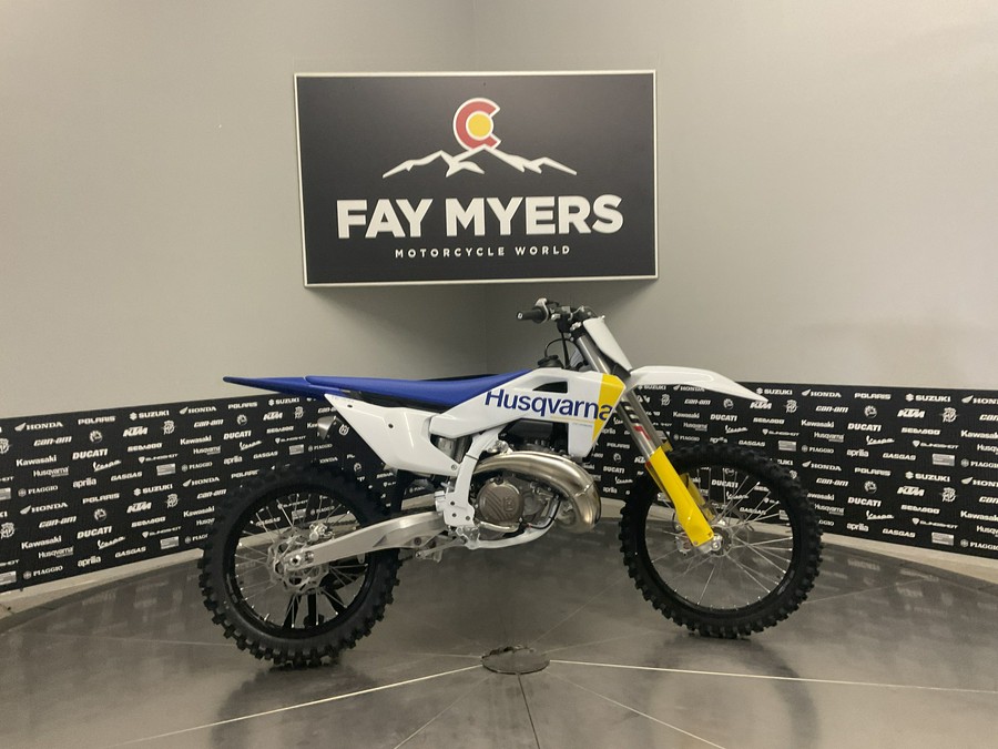 2027 HUSQVARNA TC 300 - 040271Q