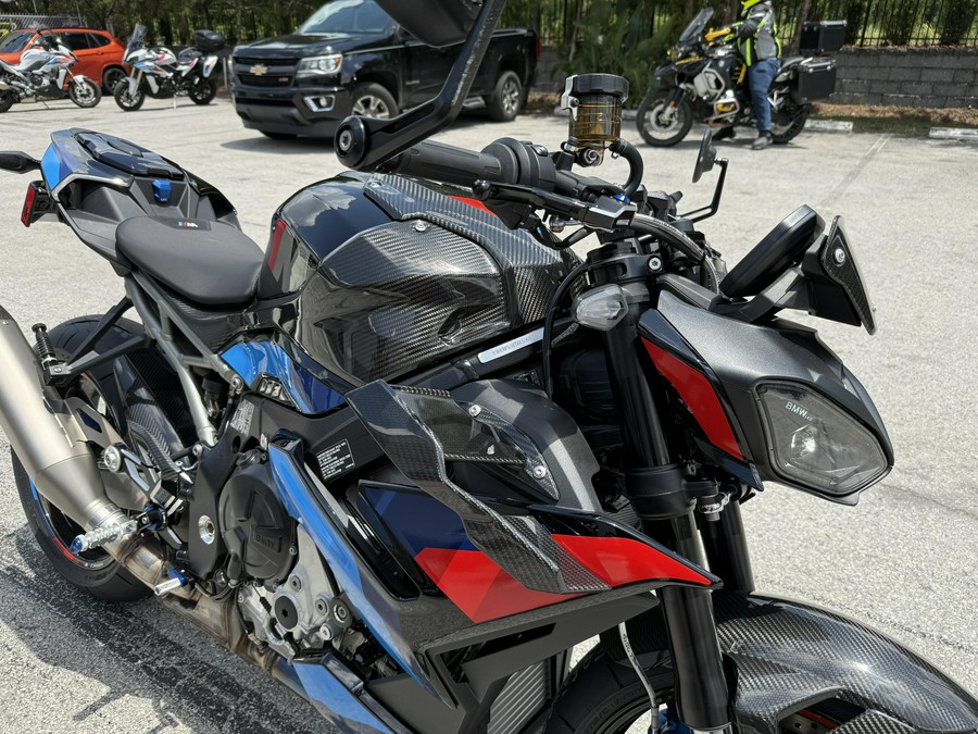 2025 BMW M 1000 R
