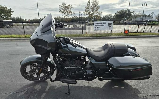 2025 Harley-Davidson FLHX - Street Glide