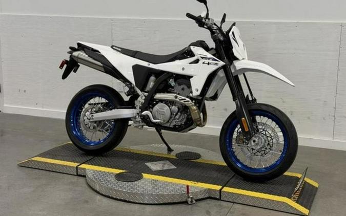 2026 Suzuki DR-Z 4SM