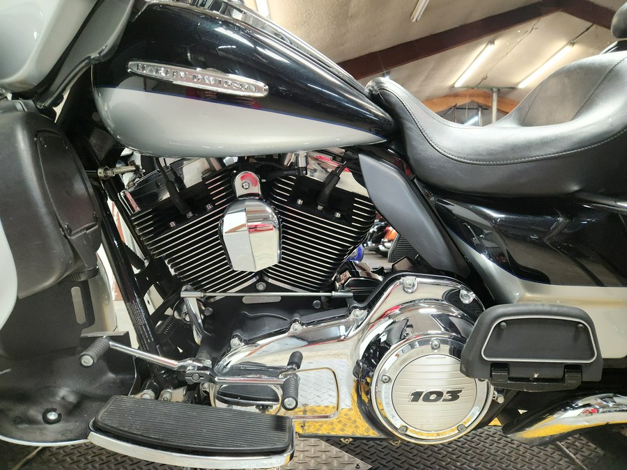 2012 Harley-Davidson® Ultra Limited - FP8815