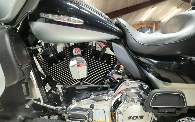 2012 Harley-Davidson® Ultra Limited - FP8815