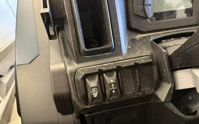 2026 Can-Am® Defender XT HD11