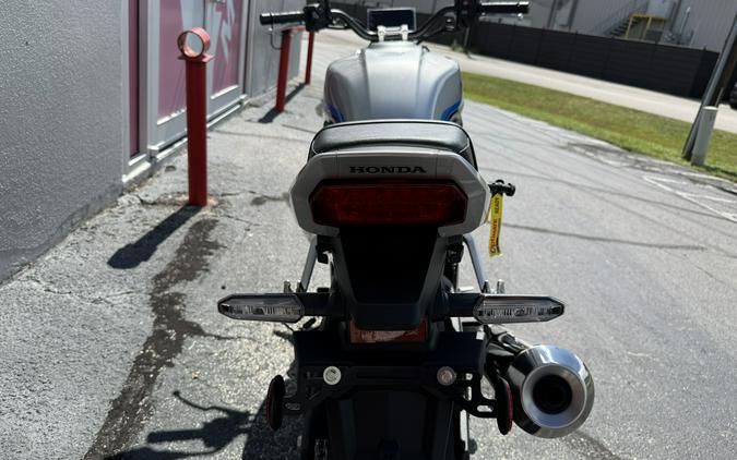 2027 Honda CB1000F Wolf Silver Metallic - 000382