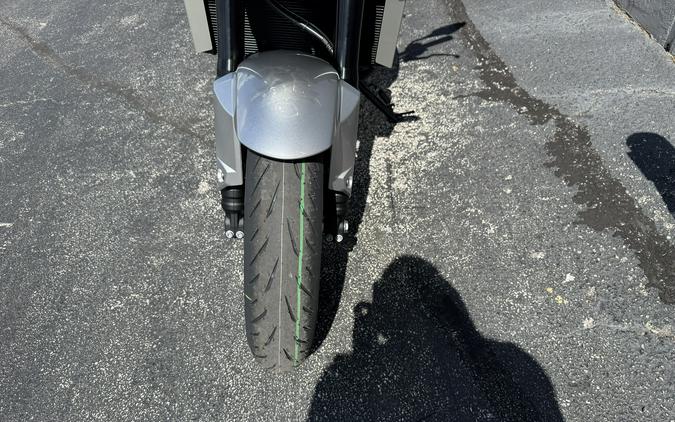 2027 Honda CB1000F Wolf Silver Metallic - 000382
