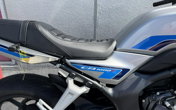 2027 Honda CB1000F Wolf Silver Metallic - 000382