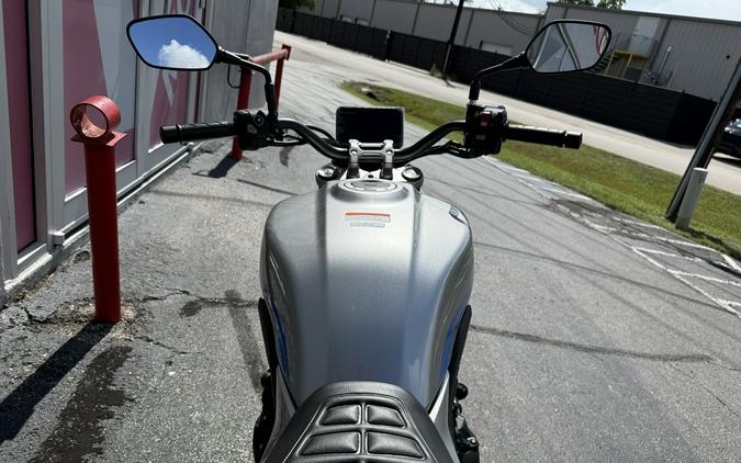 2027 Honda CB1000F Wolf Silver Metallic - 000382