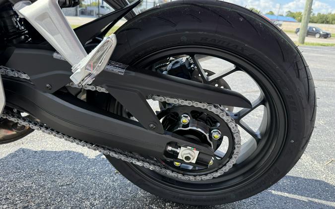 2027 Honda CB1000F Wolf Silver Metallic - 000382