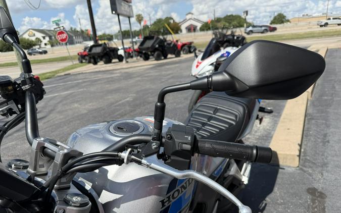 2027 Honda CB1000F Wolf Silver Metallic - 000382