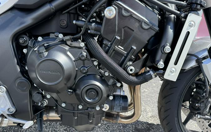 2027 Honda CB1000F Wolf Silver Metallic - 000382