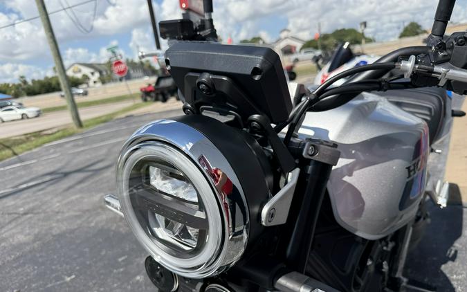 2027 Honda CB1000F Wolf Silver Metallic - 000382