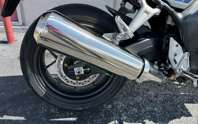 2027 Honda CB1000F Wolf Silver Metallic - 000382
