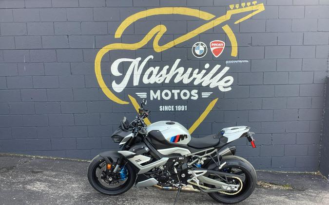 2026 BMW M 1000 R