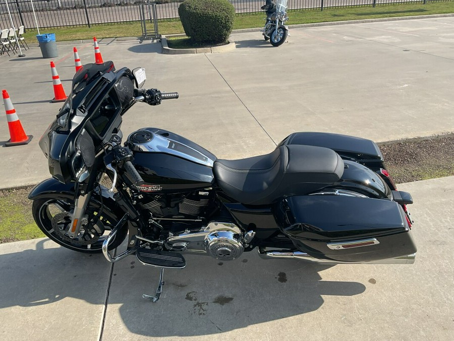 FLHX 2024 Street Glide®