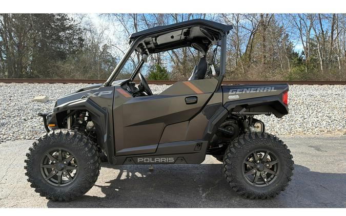 2026 Polaris GENERAL XP 1000 ULTIMATE - SUPER GRAPHITE Ultimate