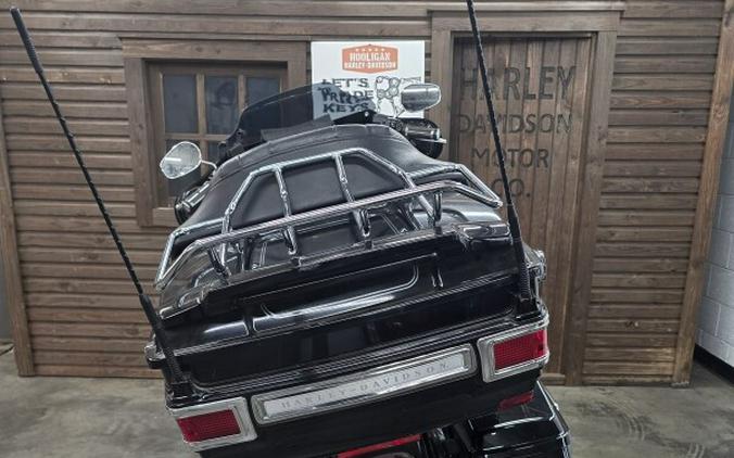 2011 Harley-Davidson® Heritage Softail® Classic BLACK W/PINSTRIPE