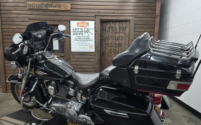 2011 Harley-Davidson® Heritage Softail® Classic BLACK W/PINSTRIPE