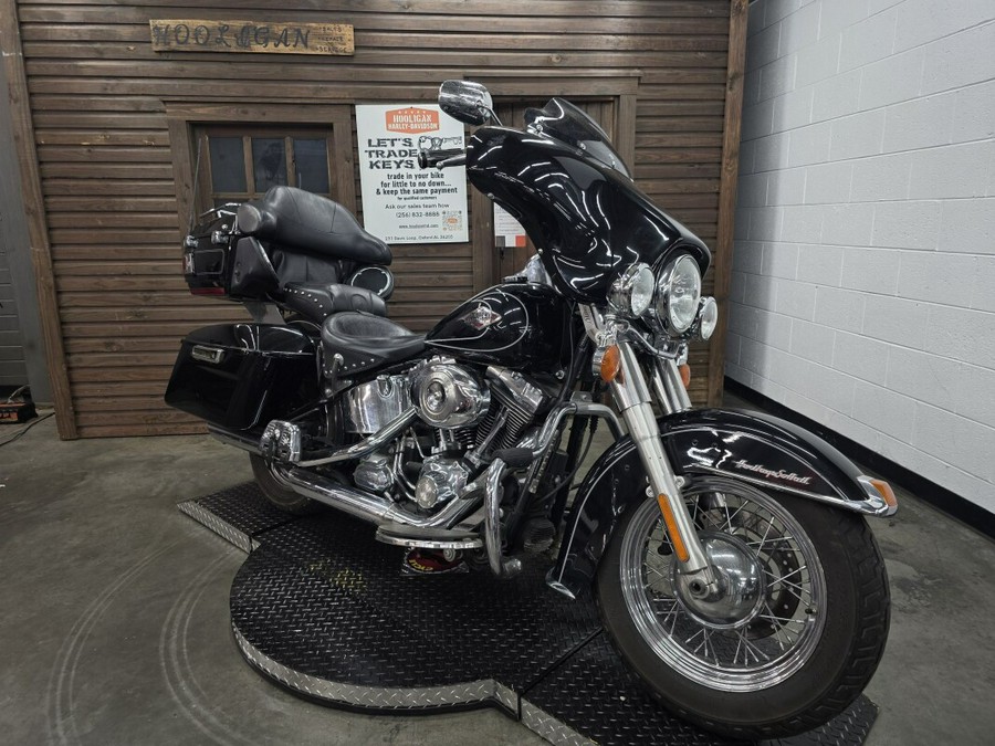 2011 Harley-Davidson® Heritage Softail® Classic BLACK W/PINSTRIPE