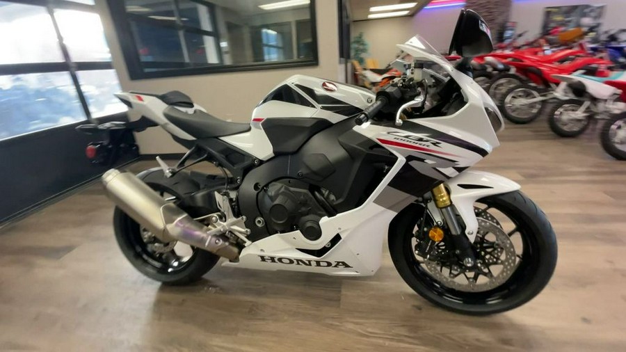 2026 Honda® CBR1000RR-R Fireblade SP