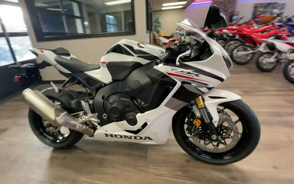 2026 Honda® CBR1000RR-R Fireblade SP