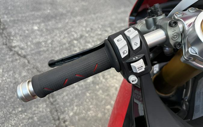 2022 Ducati Panigale V2 Bayliss - 07177T