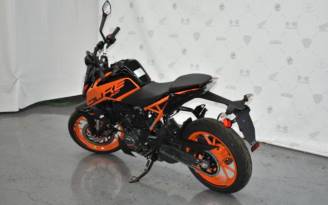 2023 KTM Duke 200