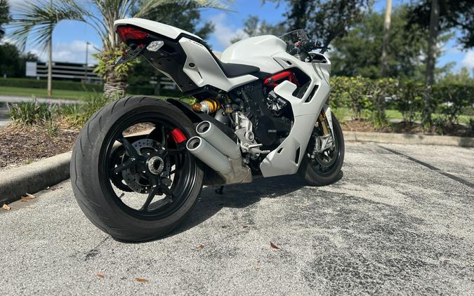 2021 Ducati SuperSport