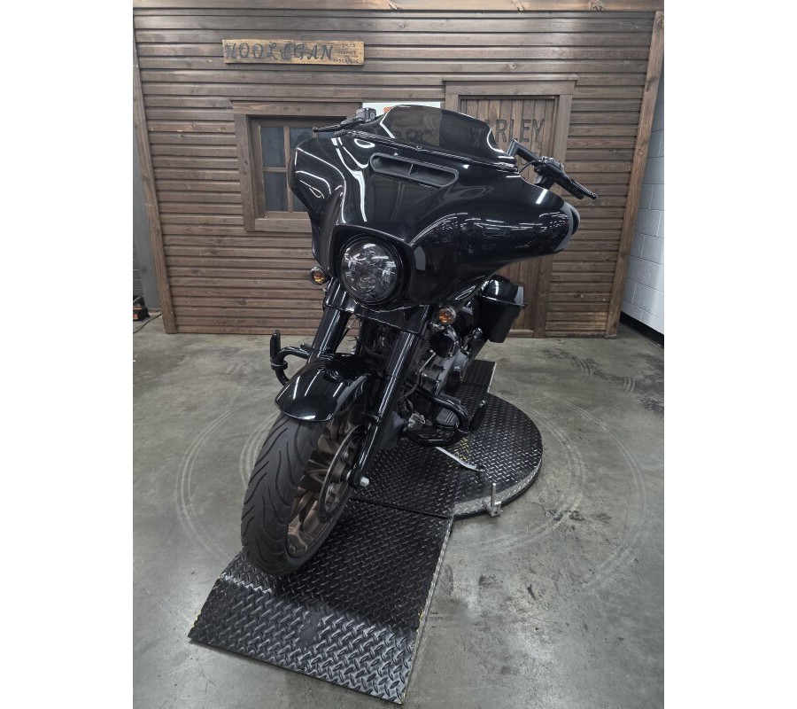 2022 Harley-Davidson® Street Glide® ST BLACK