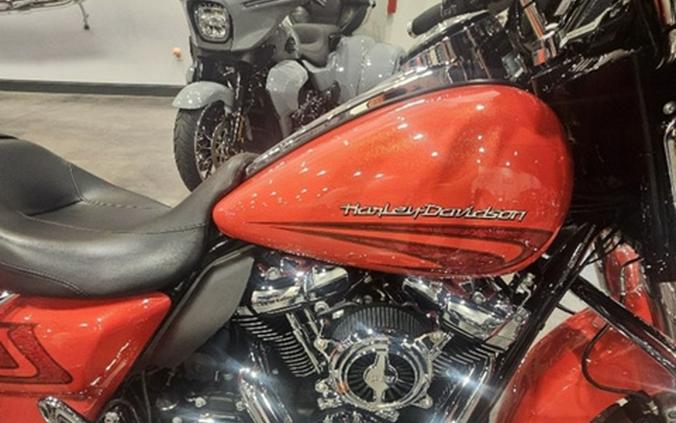2017 Harley-Davidson FLHXS - Street Glide Special